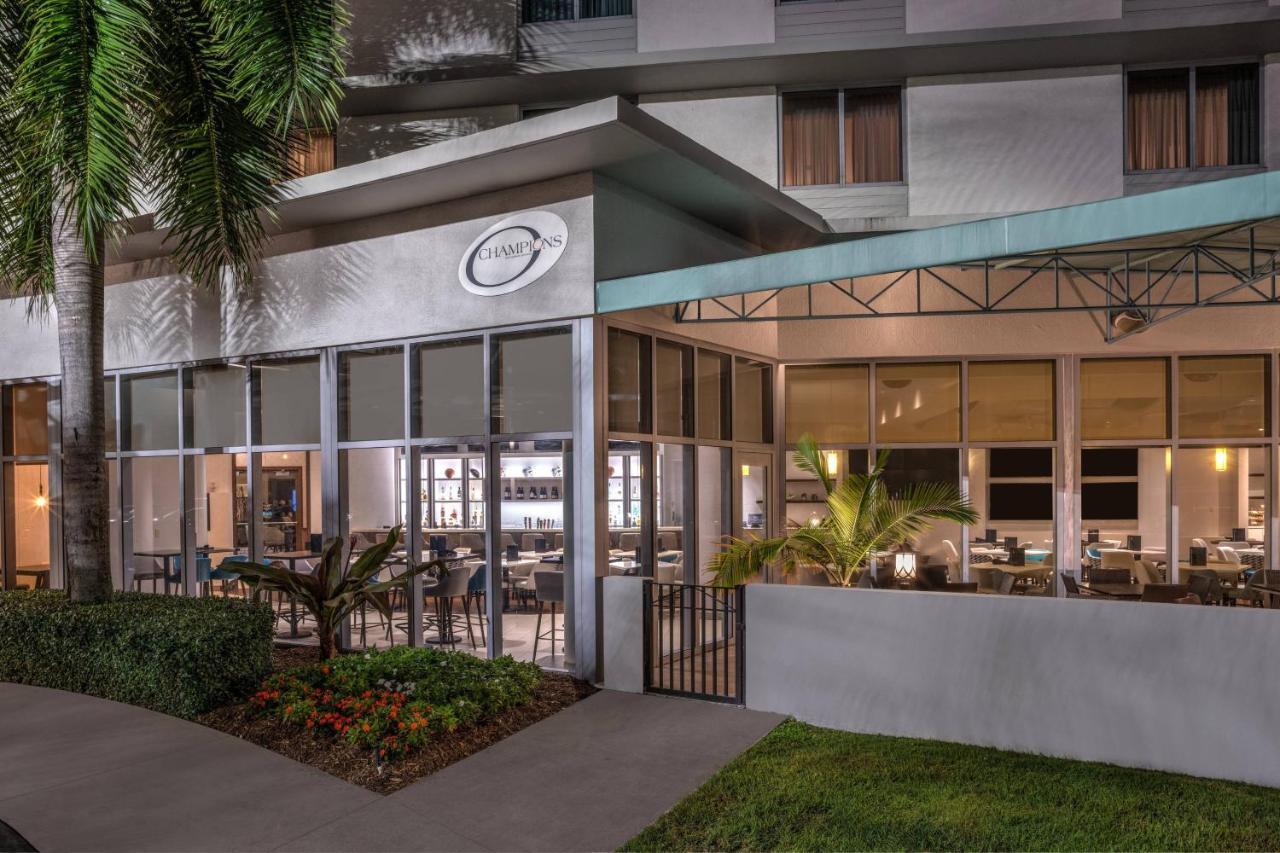 Готель Courtyard By Marriott Miami Airport Екстер'єр фото