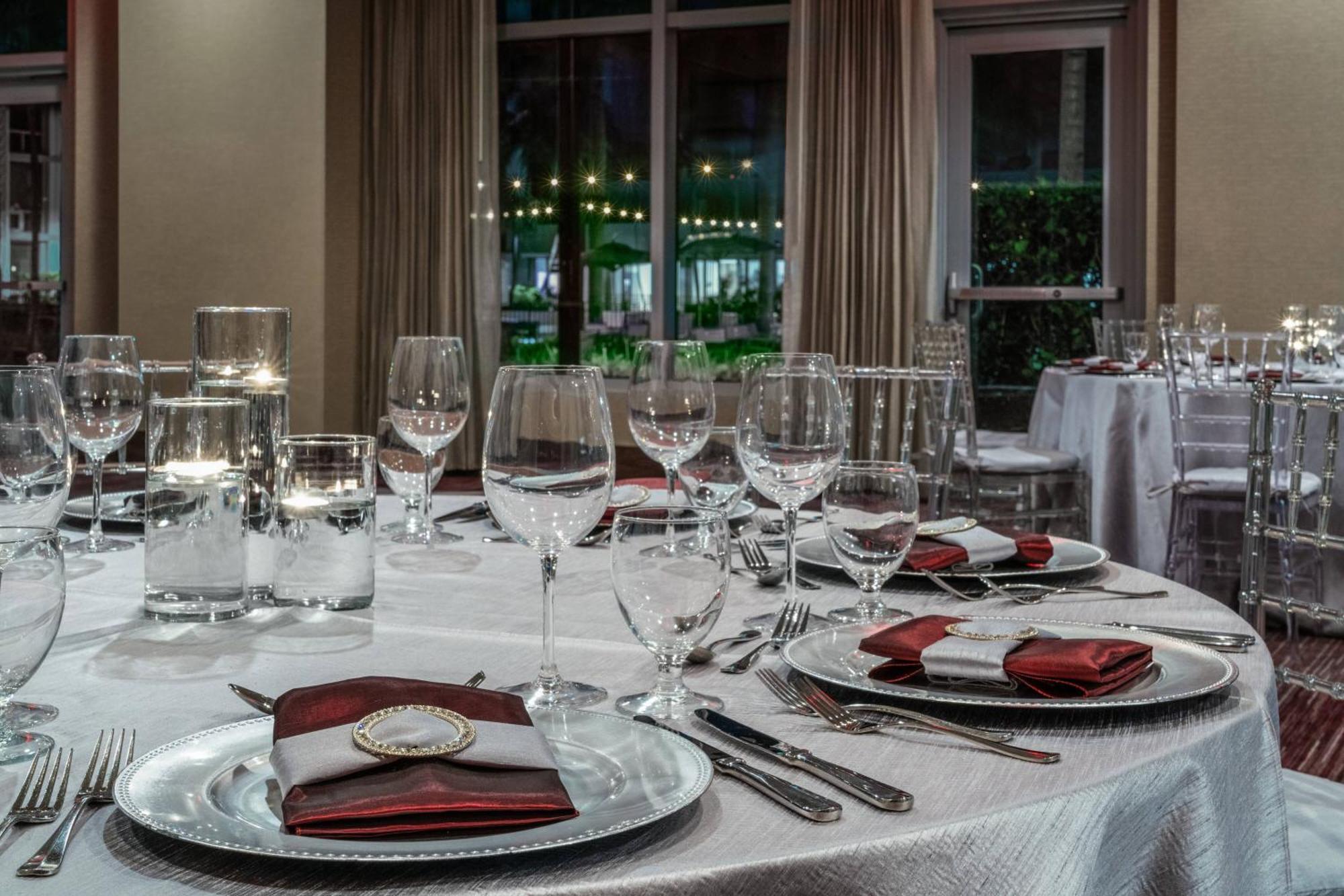 Готель Courtyard By Marriott Miami Airport Екстер'єр фото