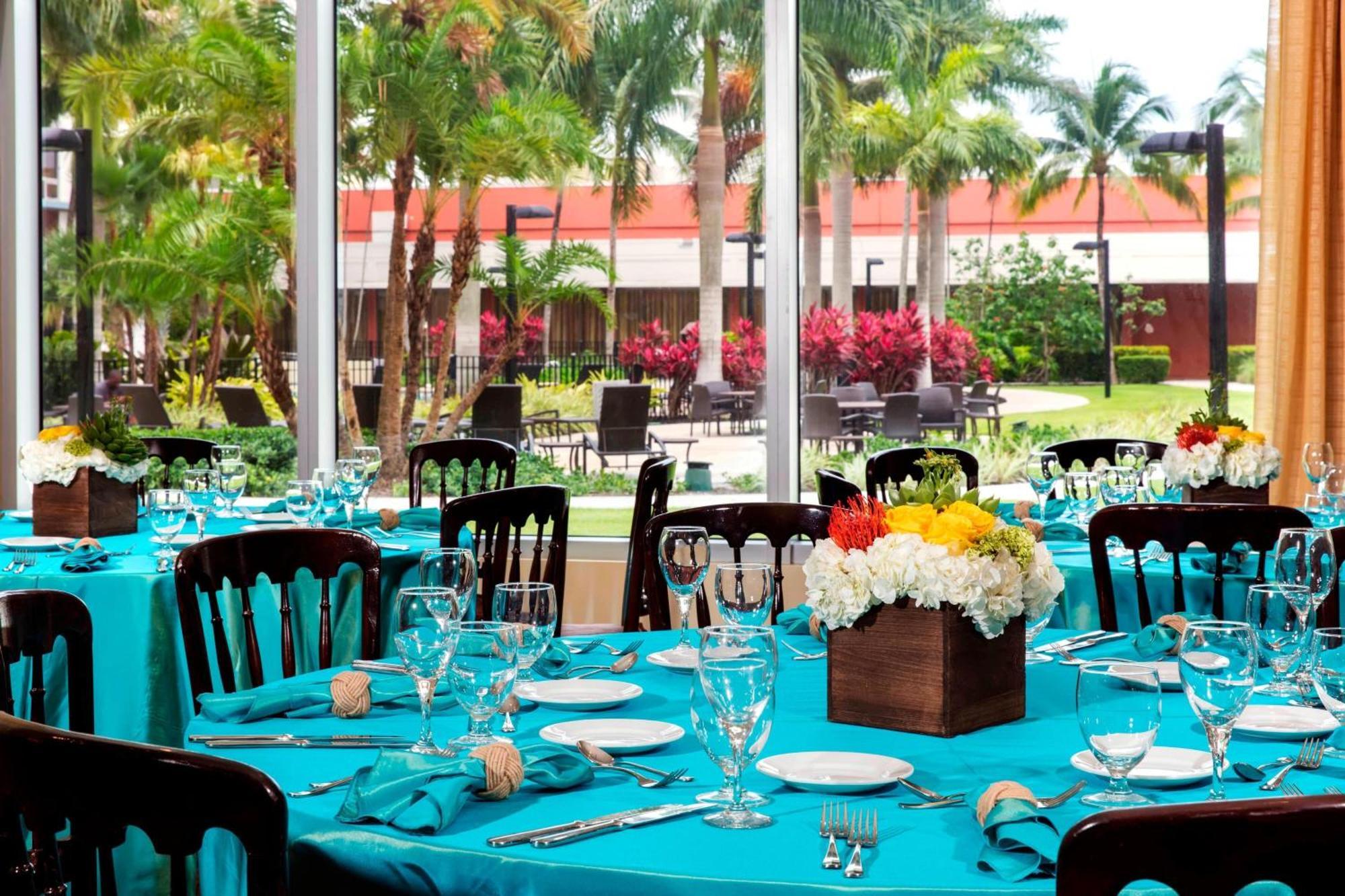 Готель Courtyard By Marriott Miami Airport Екстер'єр фото