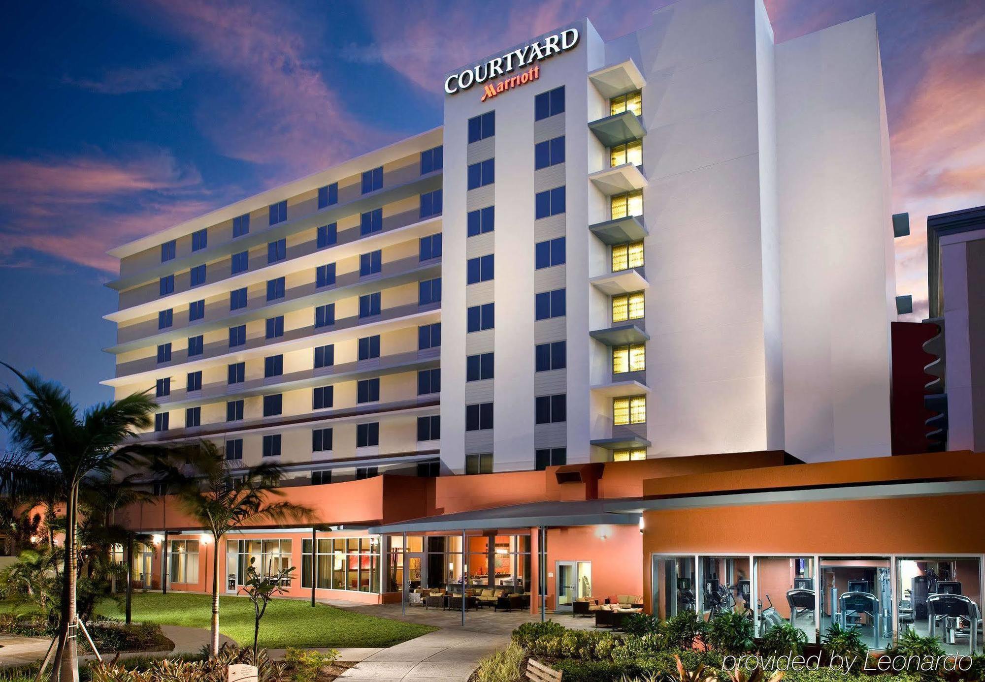 Готель Courtyard By Marriott Miami Airport Екстер'єр фото