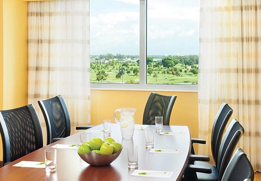 Готель Courtyard By Marriott Miami Airport Екстер'єр фото