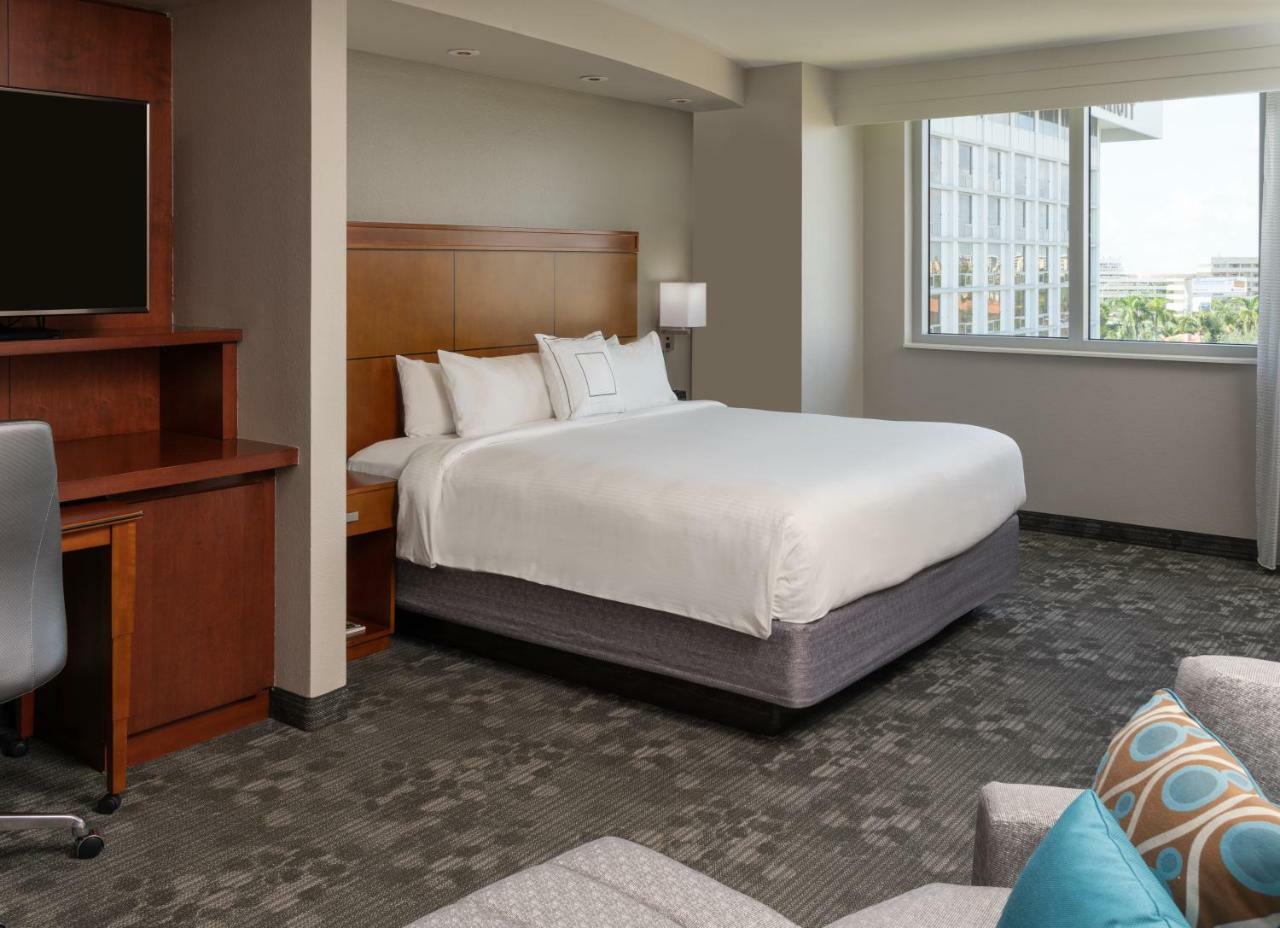 Готель Courtyard By Marriott Miami Airport Екстер'єр фото